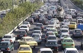 ترافیک نیمه‌سنگین در همه محورهای منتهی به تهران | جاده چالوس و هراز یک طرفه می شود؟