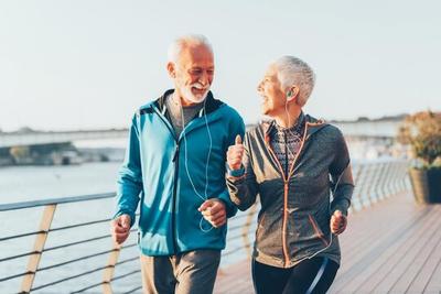 ۱۰ تمرین ورزشی خطرناک برای افراد مسن | یک توصیه به افرادی که فکر می‌کنند ورزش برایشان دیر است | افراد ۶۰ سال به بالا ورزش را فراموش نکنند