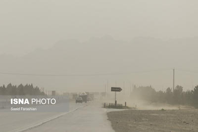 تداوم طوفان شن در محورهای شرقی اصفهان تا روز سه‌شنبه