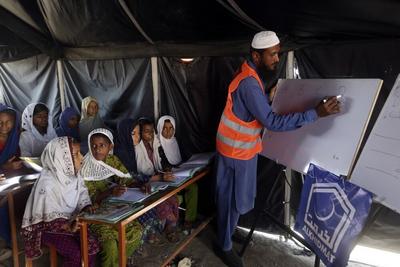 ۳ میلیون کودک در نواحی سیل‌زده پاکستان از تحصیل جا می‌مانند