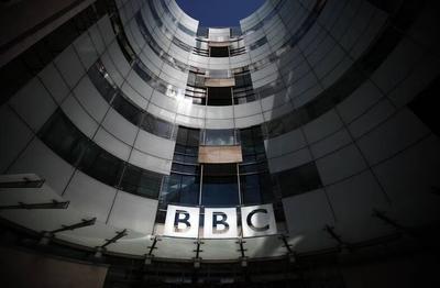 رادیو بی‌بی‌سی عربی پس از ۸۵ سال به کارش پایان داد