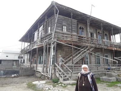 آغوش باز «مادر ترکمن صحرا» برای پذیرایی از گردشگران نوروزی