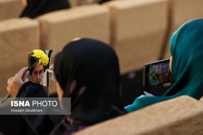 گفت‌وگو با زنی که ۶ دهه در کنار امام (ره) بود/ تصاویر کمتردیده شده از مراسم تشییع امام