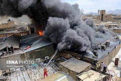 آتش‌سوزی در انبار چسب در محدوده بازار تهران