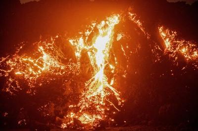 عکس| فوران بزرگترین آتش‌فشان جهان پس از 38 سال