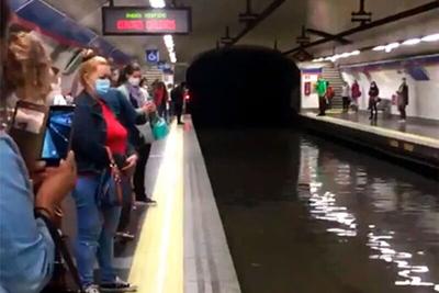 ببینید | غرق شدن متروی شهر مادرید به خاطر بارش شدید باران!