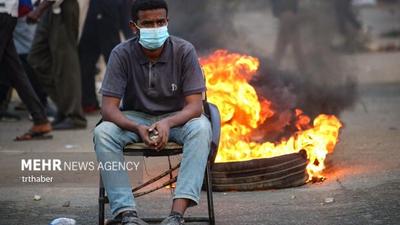 حمله با گاز اشک آور به تظاهرات کنندگان در سودان/ یک معترض کشته شد