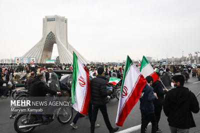 انقلاب اسلامی هرگز از حرکت و شکوفایی باز نمی‌ماند