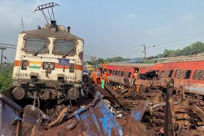 سانحه خونین تصادف سه قطار در هند از دریچه دوربین پهپادی+ فیلم