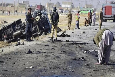 حمله انتحاری به کاروان نظامی پاکستان با 2 کشته و 19 زخمی