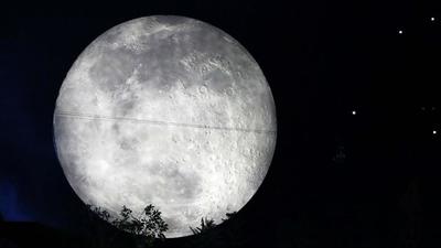 تصویر خیره‌کننده از مسیر حرکت ماه در ۳۰ روز