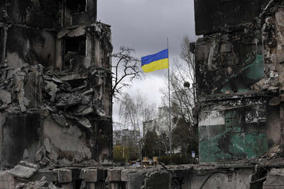 تصاویر لحظه اصابت موشک روسی به یک خانه در اوکراین / فیلم