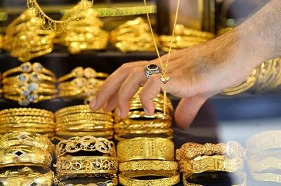 عقبگرد طلای جهانی به کانال ۱۷۰۰ دلاری| افت نسبی قیمت سکه در بازار تهران