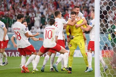 دروازه‌بان پنالتی‌گیر لهستان: ستاره این تیم شزنی است نه لوا