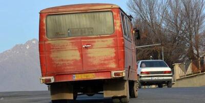 خبرگزاری فارس - پلیس ترمز مینی‌بوس قاچاقچی سوخت را در بهارستان کشید