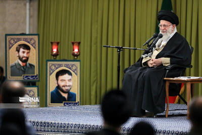 تصاویر: دیدار اعضای ستاد کنگره ۲۴ هزار شهید استان تهران با رهبر انقلاب