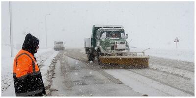 پلیس: سفر‌های غیرضروری به گیلان را لغو کنید / بارش نیم متری برف در گیلان/ محور پونل ـ خلخال تا پایان زمستان مسدود شد