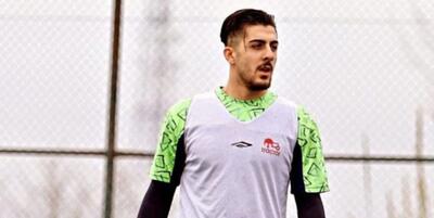 خبرگزاری فارس - کریم آذر: سعی می‌کنم  رفتار کاملاً حرفه‌ای در فوتبال داشته باشم