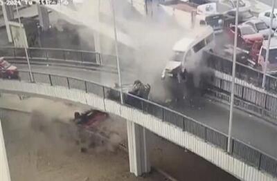 سقوط خودروها از روی یک پل در مصر