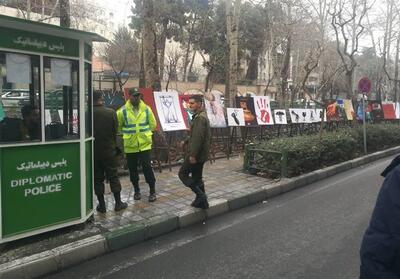 نمایشگاه تجسمی جنایات اسراییل در برابر دفترسازمان ملل در تهران - تسنیم