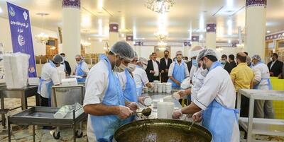 خبرگزاری فارس - توزیع 20 هزار غذای حضرتی در میان زائران حرم حضرت معصومه(س)