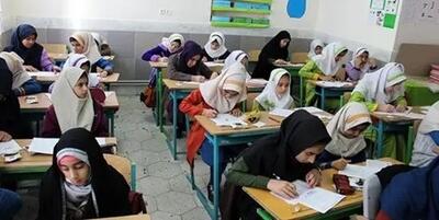 بنیاد ملی نخبگان راتبه تحصیلی «دانای ایران» را به دانش‌آموزان منتخب اعطا می‌کند