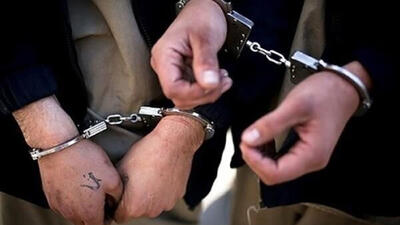 دستبند پلیس بر دستان عامل تیراندازی در خمینی شهر