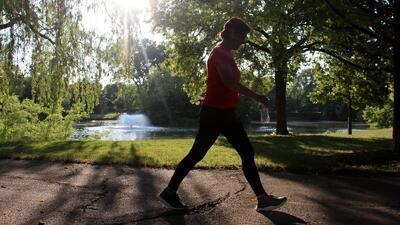 پژوهشگران: مشکلات در پیاده‌روی می‌تواند ریسک شکستگی را در افراد مسن‌ پیش‌بینی کند
