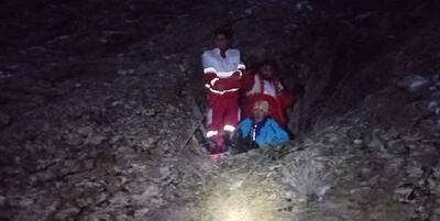 خبرگزاری فارس - عملیات نجات ۵ ساعته کوهنورد مصدوم در ارتفاعات روستای قره‌چه فاروج