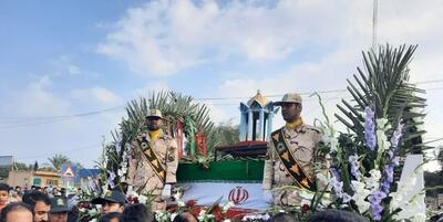 خبرگزاری فارس - تشییع پیکر پاک سرباز فداکار پس از 43 سال در سوسنگرد+عکس