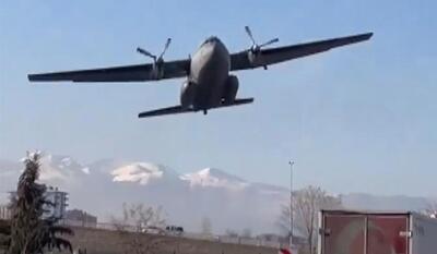 فیلم| لحظات ترسناک عبور هواپیمای نظامی ترکیه از چند متریِ اتوبان