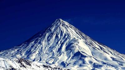 (ویدیو) اتفاق عجیب، قله دماوند کلاه به سر شد