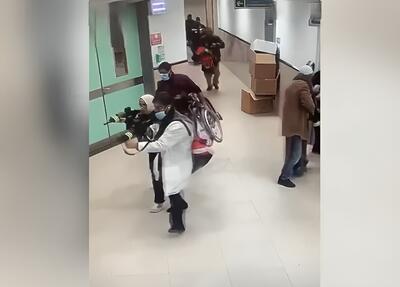 لحظه حمله تروریستی صهیونیست‌ها در بیمارستان جنین (فیلم)