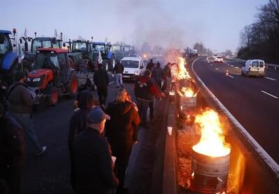 شعله‌ور شدن خشم کشاورزان فرانسوی علیه دولت ماکرون/ اعتراض‌ها به بلژیک هم کشیده شد - تسنیم