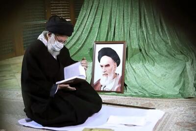 لحظه ورود رهبر انقلاب بر سر مزار امام خمینی(ره) (فیلم)