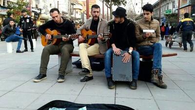 اجرای متفاوت یک خواننده در تهران همه را سر ذوق آورد