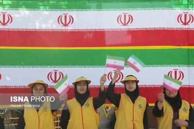 آیین نواختن زنگ انقلاب در شیراز
