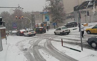 فیلم/ بارش برف صبحگاهی در شمال تهران