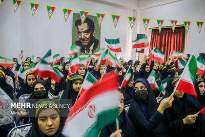 مراسم نمادین «زنگ انقلاب» در تبریز