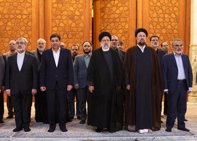 امام خمینی زنده است چون انقلاب اسلامی زنده است