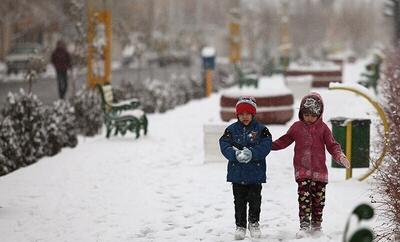 بارش برف مدارس نوبت صبح فیروزکوه را غیرحضوری کرد