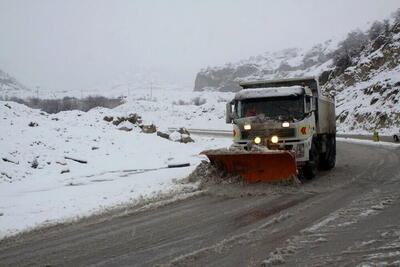 بارش شدید برف محور شاهرود_آزادشهر و میامی_ عباس آباد را مسدود کرد
