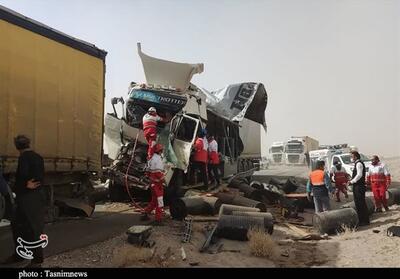 تصادف زنجیره‌ای در کرمان یک کشته و 4 مصدوم برجای گذاشت + عکس - تسنیم