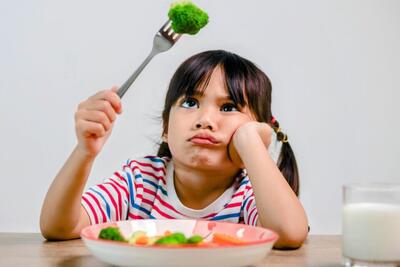 اجبار در غذا دادن به کودکان بر اعتماد به نفس آن‌ها تاثیر منفی می‌گذارد