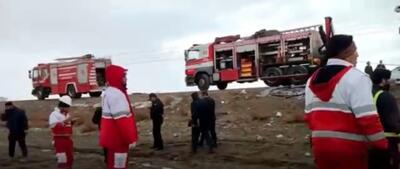 فیلم واژگونی مرگبار اتوبوس مسافربری در جاده یخبندان نیشابور + آمار اسفناک کشته شدگان