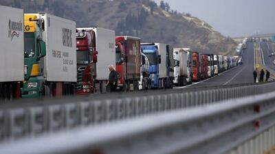 عدم صدور ویزا برای رانندگان ایرانی؛ کامیو‌ن‌های ترانزیتی زمین‌گیر شدند | رویداد24