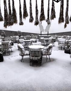 کافه روباز در مشهد پس از بارش برف