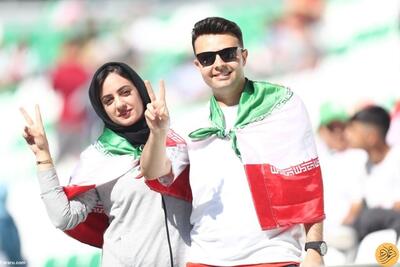 حرکت زیبای تماشاگران ایرانی بعد از دیدار با ژاپن (فیلم)