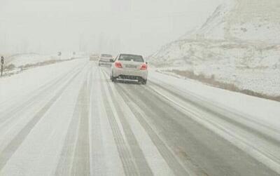 کولاک برف در جاده‌های ۶ استان