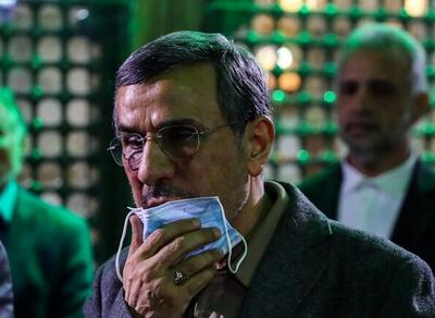 (عکس) احمدی نژاد با «ماسک» آفتابی شد